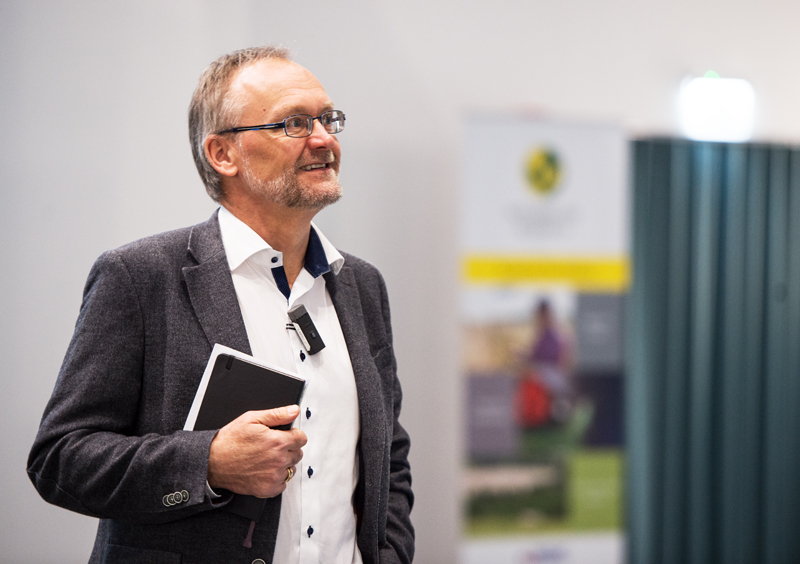 Achim Dobermann in den Räumen von Rothamsted Research